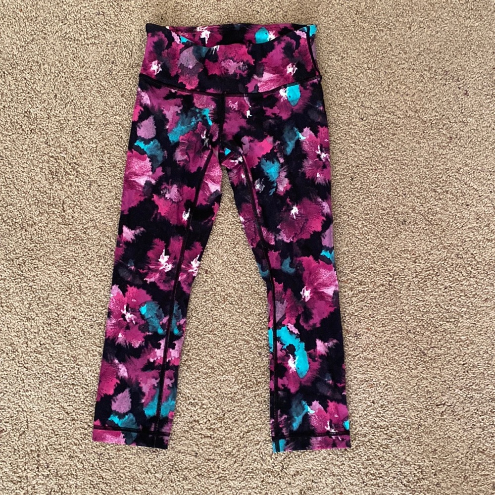 Lululemon size 4 calf length